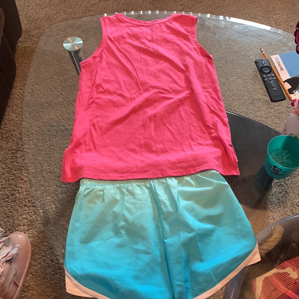 Outfit - Picture 2 of 3